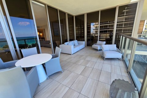 Condominio en alquiler en Bal Harbour, Florida, 3 dormitorios, 361.3 m2 № 1940303 - foto 5