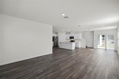 House in Winter Haven, Florida 4 bedrooms, 214.42 sq.m. № 1907872 - photo 8