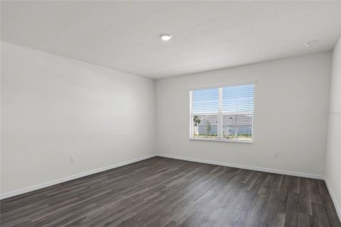 House in Winter Haven, Florida 4 bedrooms, 214.42 sq.m. № 1907872 - photo 11