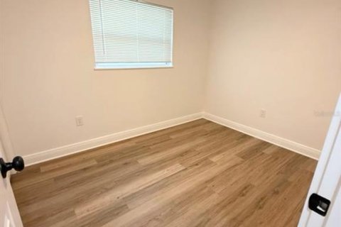 Casa en alquiler en Tampa, Florida, 3 dormitorios, 84.73 m2 № 1878163 - foto 5