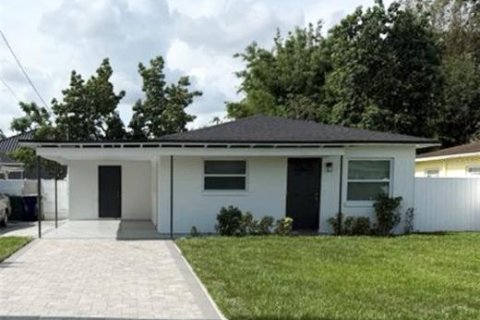 Casa en alquiler en Tampa, Florida, 3 dormitorios, 84.73 m2 № 1878163 - foto 1