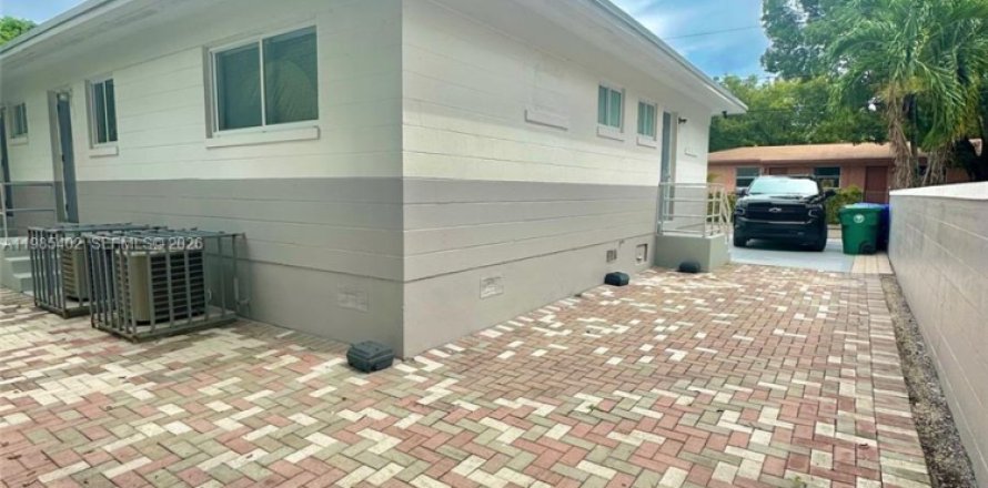 Apartment in Miami, Florida 2 bedrooms, 92.9 sq.m. № 2047008