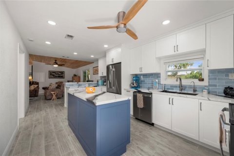 Villa ou maison à vendre à Punta Gorda, Floride: 3 chambres, 170.75 m2 № 2358299 - photo 18