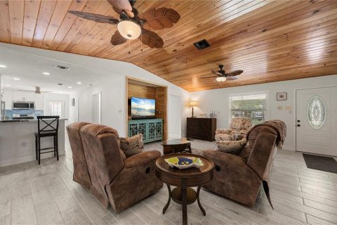 Villa ou maison à vendre à Punta Gorda, Floride: 3 chambres, 170.75 m2 № 2358299 - photo 12