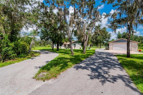 House in Punta Gorda, Florida 3 bedrooms, 170.75 sq.m. № 2358299
