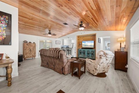 Villa ou maison à vendre à Punta Gorda, Floride: 3 chambres, 170.75 m2 № 2358299 - photo 10