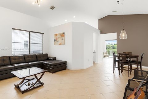 Villa ou maison à vendre à Homestead, Floride: 3 chambres, 142.51 m2 № 1968671 - photo 4