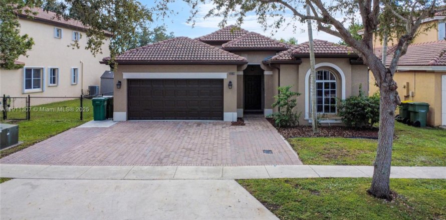 Villa ou maison à Homestead, Floride 3 chambres, 142.51 m2 № 1968671