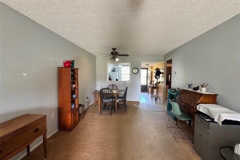 Condo in Port Richey, Florida, 2 bedrooms  № 1610020 - photo 11