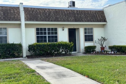 Condo in Port Richey, Florida, 2 bedrooms  № 1610020 - photo 1