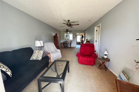 Condo in Port Richey, Florida, 2 bedrooms  № 1610020 - photo 3