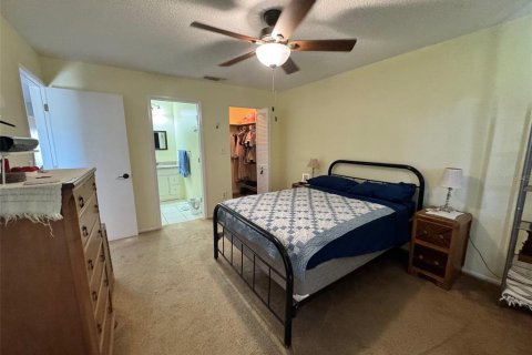 Condo in Port Richey, Florida, 2 bedrooms  № 1610020 - photo 4