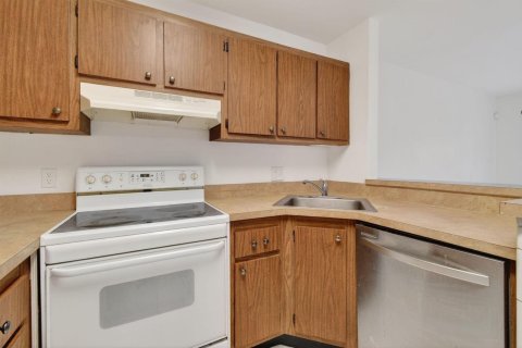 Townhouse in Palm Beach Gardens, Florida 2 bedrooms, 107.49 sq.m. № 2247332 - photo 19