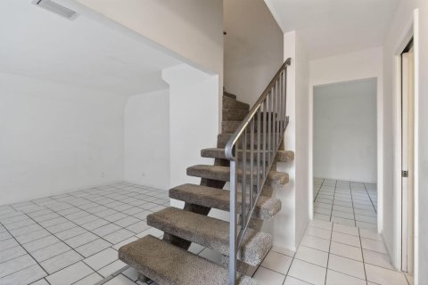 Townhouse in Palm Beach Gardens, Florida 2 bedrooms, 107.49 sq.m. № 2247332 - photo 6