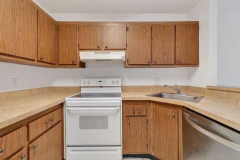 Townhouse in Palm Beach Gardens, Florida 2 bedrooms, 107.49 sq.m. № 2247332 - photo 18