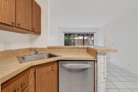 Townhouse in Palm Beach Gardens, Florida 2 bedrooms, 107.49 sq.m. № 2247332 - photo 20