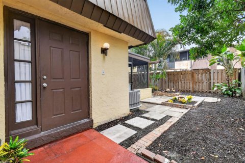 Townhouse in Palm Beach Gardens, Florida 2 bedrooms, 107.49 sq.m. № 2247332 - photo 5