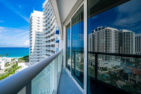 Condo in Fort Lauderdale, Florida, 1 bedroom № 1958179 - photo 2