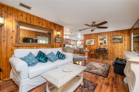 House in New Smyrna Beach, Florida 3 bedrooms, 135.82 sq.m. № 1732925 - photo 8