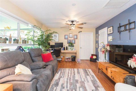Casa en venta en Tampa, Florida, 3 dormitorios, 196.77 m2 № 2415373 - foto 22