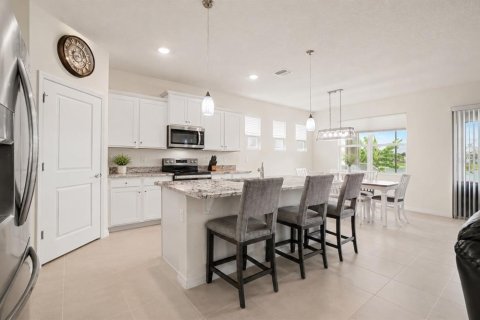 Villa ou maison à vendre à Zephyrhills, Floride: 4 chambres, 190.26 m2 № 2304602 - photo 12