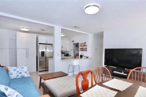 Купить виллу или дом в Майами, Флорида 3 спальни, 114.46м2, № 1966925 - фото 12