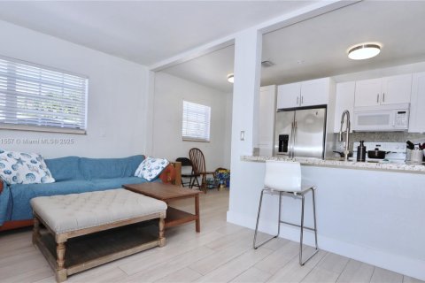 Купить виллу или дом в Майами, Флорида 3 спальни, 114.46м2, № 1966925 - фото 11