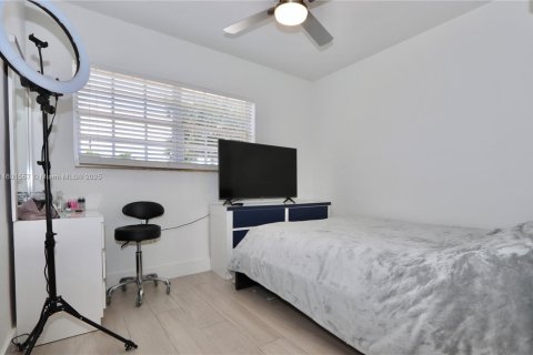 Купить виллу или дом в Майами, Флорида 3 спальни, 114.46м2, № 1966925 - фото 17