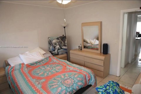 Condominio en alquiler en Hallandale Beach, Florida, 1 dormitorio, 58.06 m2 № 1974024 - foto 5