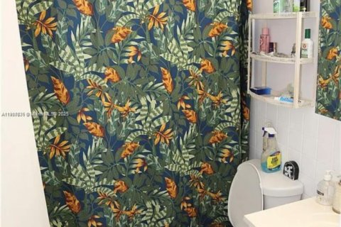 Condominio en alquiler en Hallandale Beach, Florida, 1 dormitorio, 58.06 m2 № 1974024 - foto 4