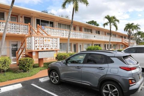 Condominio en alquiler en Hallandale Beach, Florida, 1 dormitorio, 58.06 m2 № 1974024 - foto 7