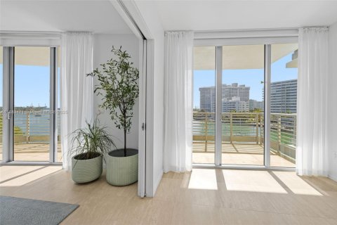 Купить кондоминиум в Майами-Бич, Флорида 3 спальни, 171.13м2, № 1981943 - фото 15