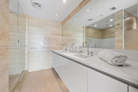 Купить кондоминиум в Майами-Бич, Флорида 3 спальни, 171.13м2, № 1981943 - фото 28