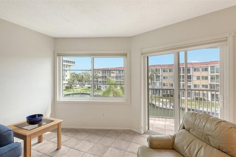Condo in Sarasota, Florida, 2 bedrooms  № 1720880 - photo 15