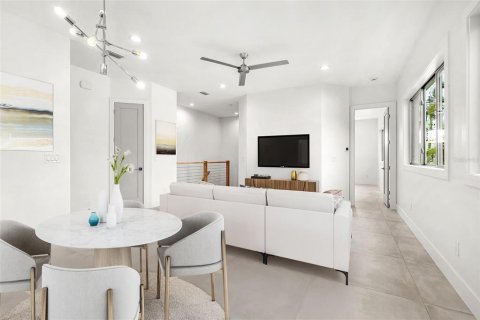 Adosado en venta en Indialantic, Florida, 3 dormitorios, 162.39 m2 № 1894015 - foto 8