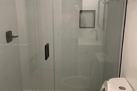 Снять в аренду таунхаус в Форт-Лодердейл, Флорида 2 спальни, 94.02м2, № 2017513 - фото 5