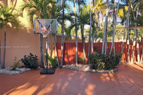 Casa en alquiler en Miami, Florida, 3 dormitorios, 145.86 m2 № 2010455 - foto 20