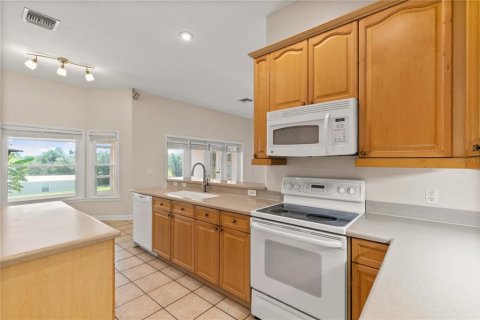 House in Mount Dora, Florida 4 bedrooms, 231.51 sq.m. № 1845046 - photo 10