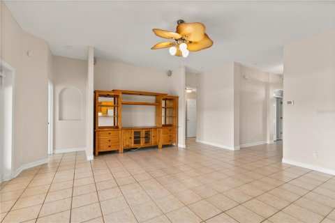 House in Mount Dora, Florida 4 bedrooms, 231.51 sq.m. № 1845046 - photo 12