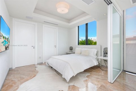 Villa ou maison à louer à North Bay Village, Floride: 6 chambres, 662.3 m2 № 1983361 - photo 24