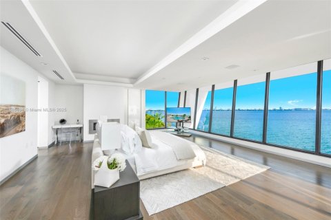 Villa ou maison à louer à North Bay Village, Floride: 6 chambres, 662.3 m2 № 1983361 - photo 16