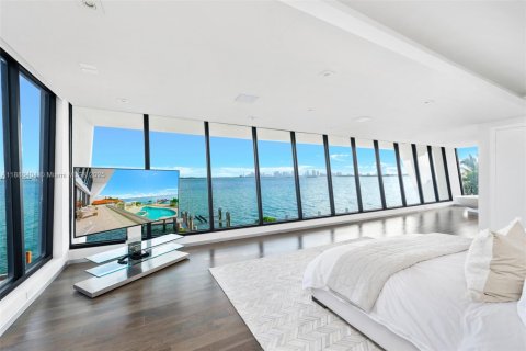 Villa ou maison à louer à North Bay Village, Floride: 6 chambres, 662.3 m2 № 1983361 - photo 17