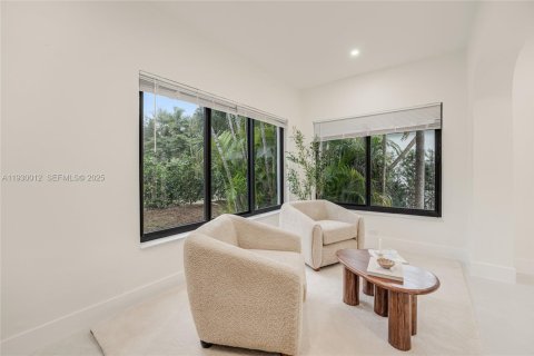 House in Miami, Florida 3 bedrooms, 265.42 sq.m. № 1989384 - photo 21