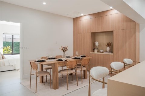 House in Miami, Florida 3 bedrooms, 265.42 sq.m. № 1989384 - photo 29