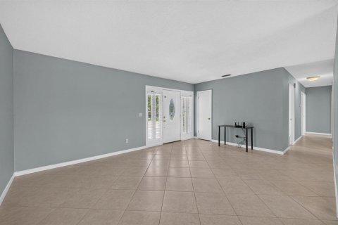 House in Port St. Lucie, Florida 4 bedrooms, 129.32 sq.m. № 2254408 - photo 9