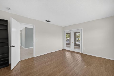 House in Port St. Lucie, Florida 4 bedrooms, 129.32 sq.m. № 2254408 - photo 16