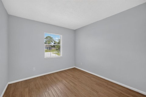House in Port St. Lucie, Florida 4 bedrooms, 129.32 sq.m. № 2254408 - photo 24