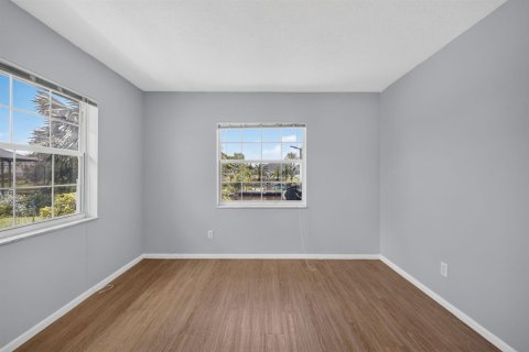 House in Port St. Lucie, Florida 4 bedrooms, 129.32 sq.m. № 2254408 - photo 25