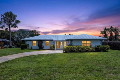 House in Port St. Lucie, Florida 4 bedrooms, 129.32 sq.m. № 2254408
