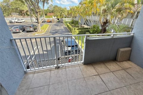 Villa ou maison à louer à Miami, Floride: 2 chambres, 91.79 m2 № 1973199 - photo 9